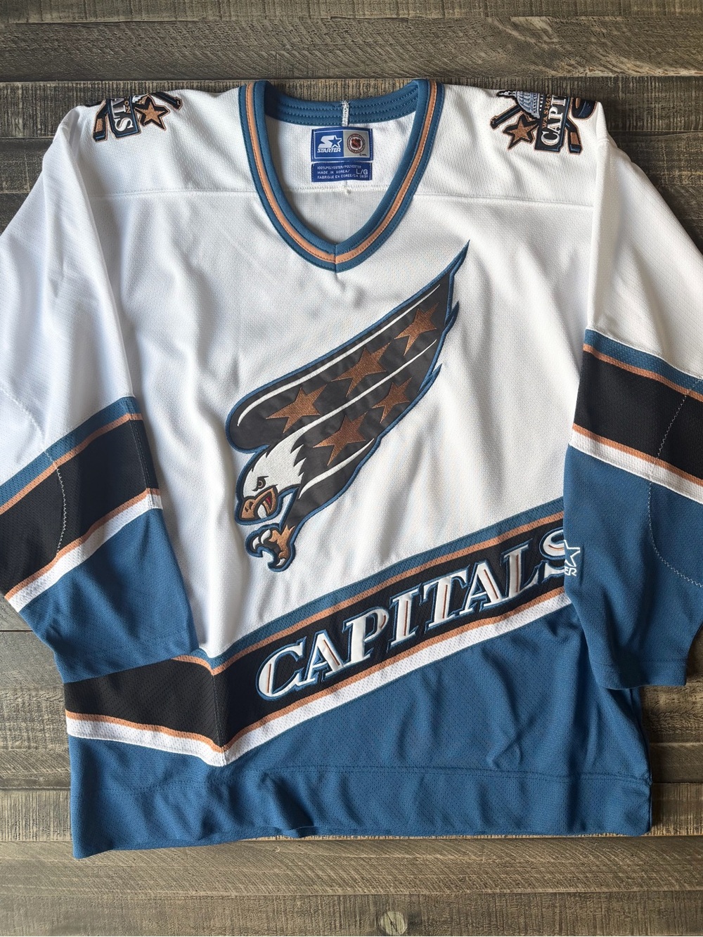 Vintage 1990's Washington Capitals Screaming
Eagle Jersey
